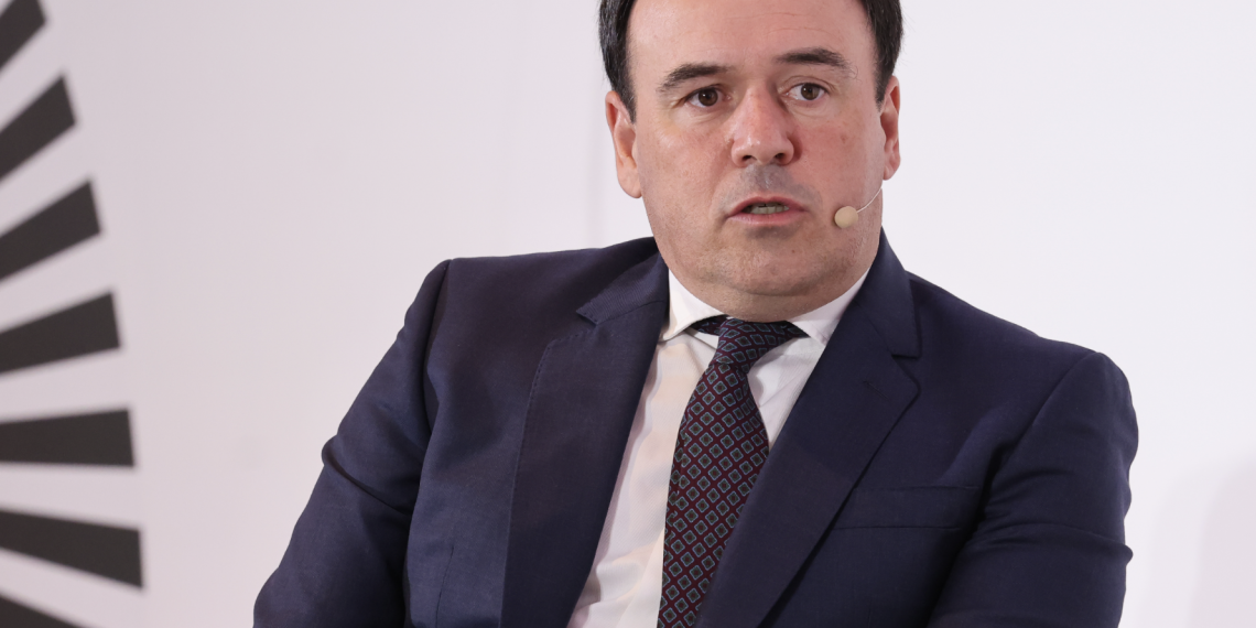 Pérez Llorca anuncia la ampliación de las deducciones fiscales sociales a las rentas medias que beneficiará a cerca de un millón de ciudadanos