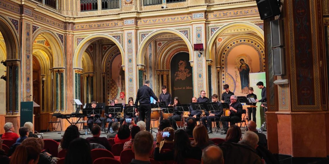 La colla de dolçaines i percussió del Centre Artístic Musical de Moncada en el ciclo de conciertos “Llavors de la Terra”