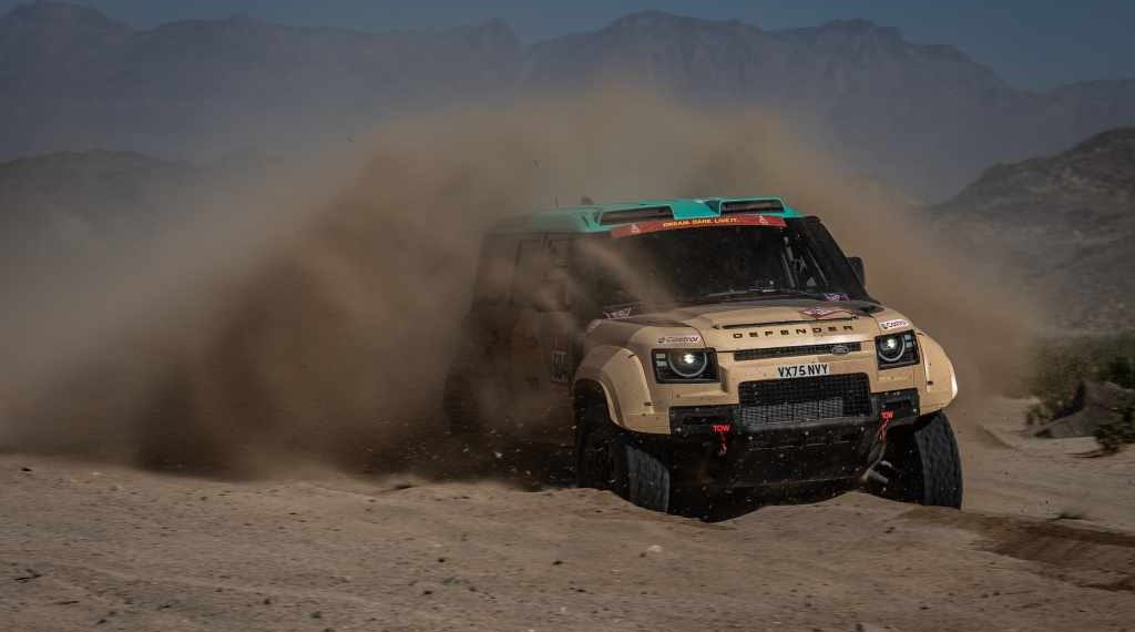 Defender pone a prueba su modelo más extremo en el Rally Dakar 2026