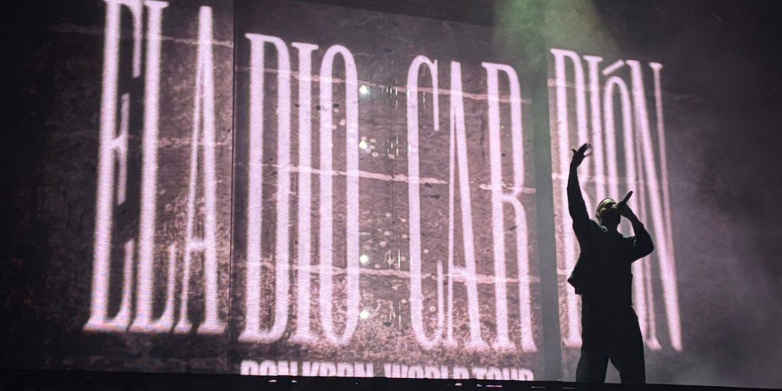 Eladio Carrión desata el trap en el Roig Arena ante casi 10.000 personas