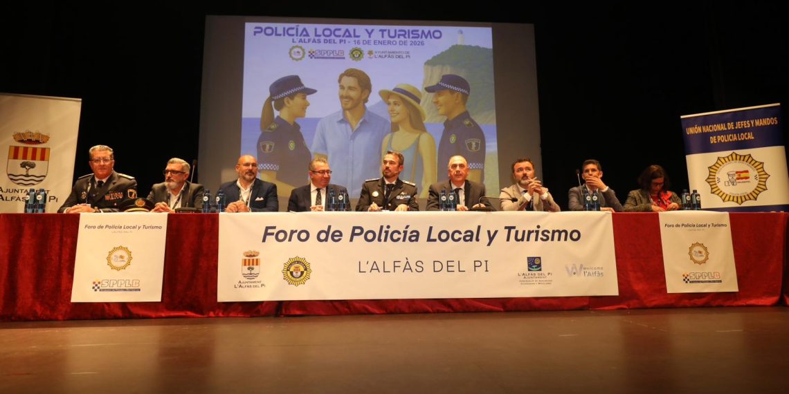 Toni Pérez destaca la seguridad como clave del turismo en la Costa Blanca