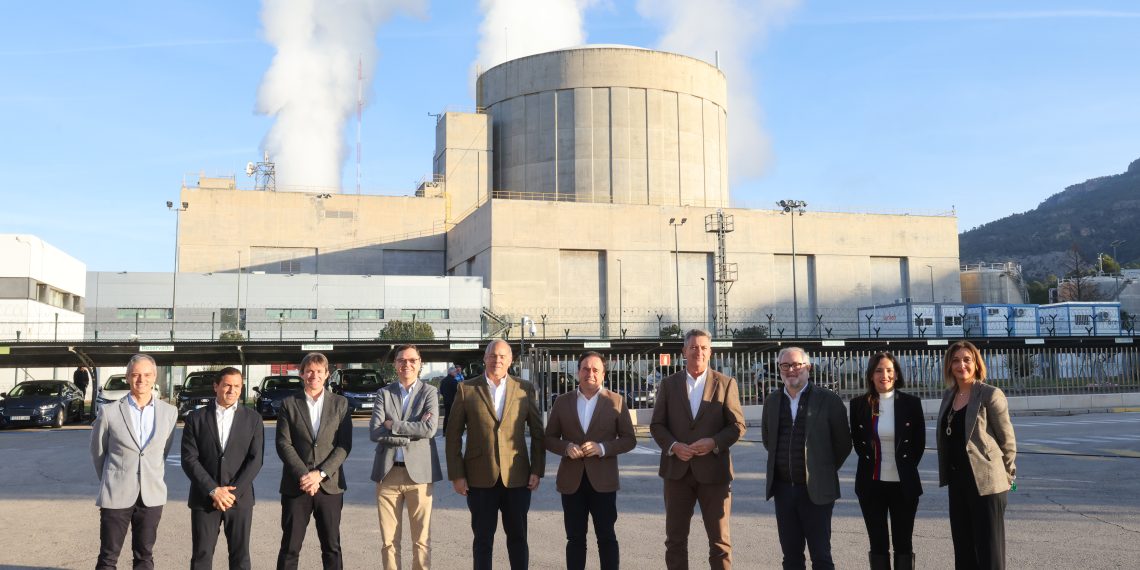Pérez Llorca insta a la continuidad de la central nuclear de Cofrentes