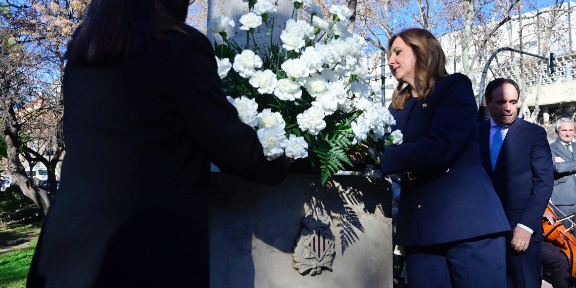La alcaldesa de Valencia participa en el homenaje al profesor Broseta