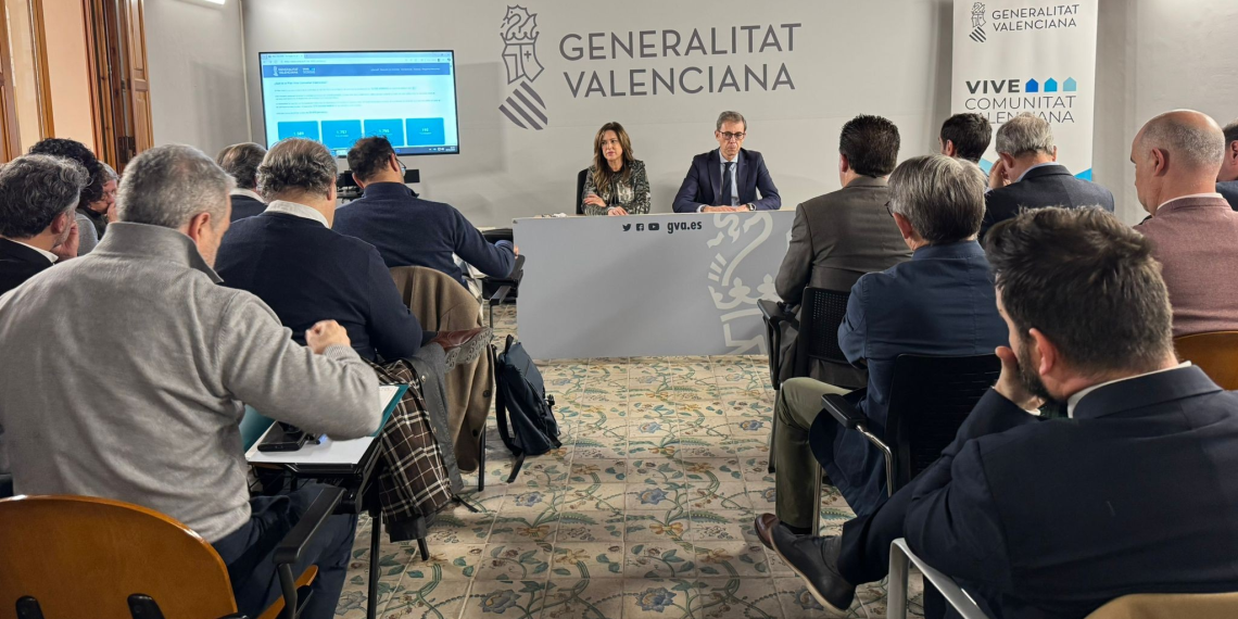 El Consell analiza con los promotores el avance del Plan VIVE de vivienda pública