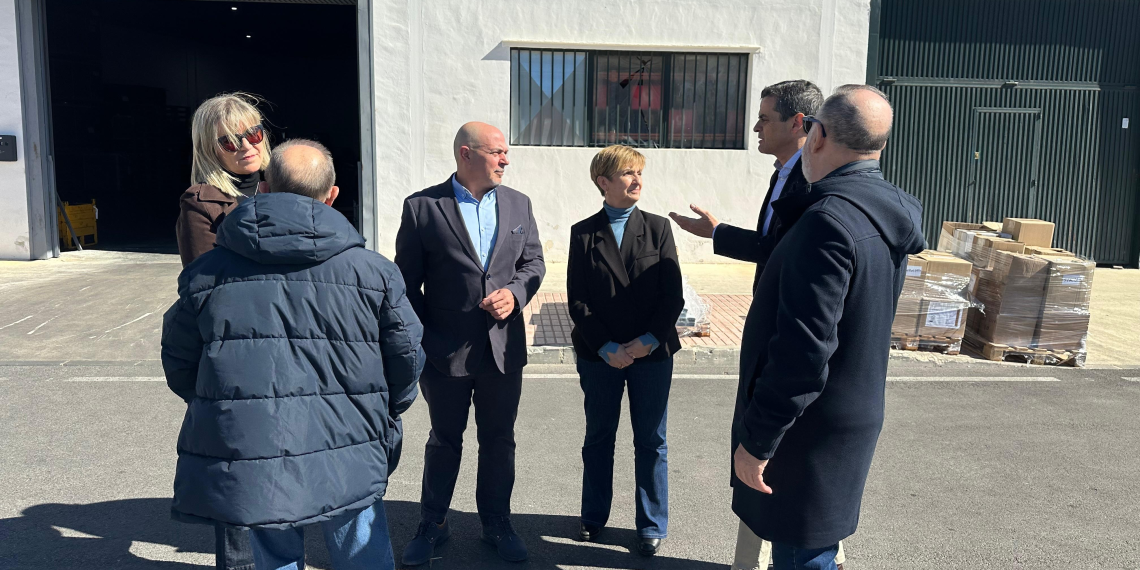 La Generalitat invierte más de 300.000 euros para modernizar los parques empresariales de Salinas
