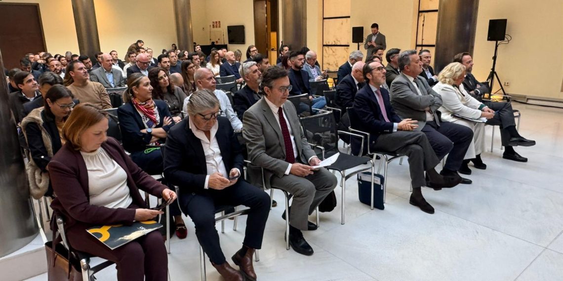 Martínez Mus avanza un nuevo programa logístico para alinear la modernización del transporte de mercancías como “herramienta operativa y útil”