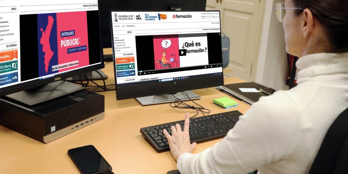 La plataforma online de formación de la Generalitat bate en 2025 su récord con 440.701 matriculaciones, un 48,05 % más que el año anterior