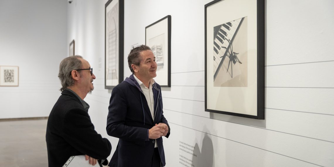 El CCCC convierte la fotografía de Chema Madoz en una sinfonía visual
