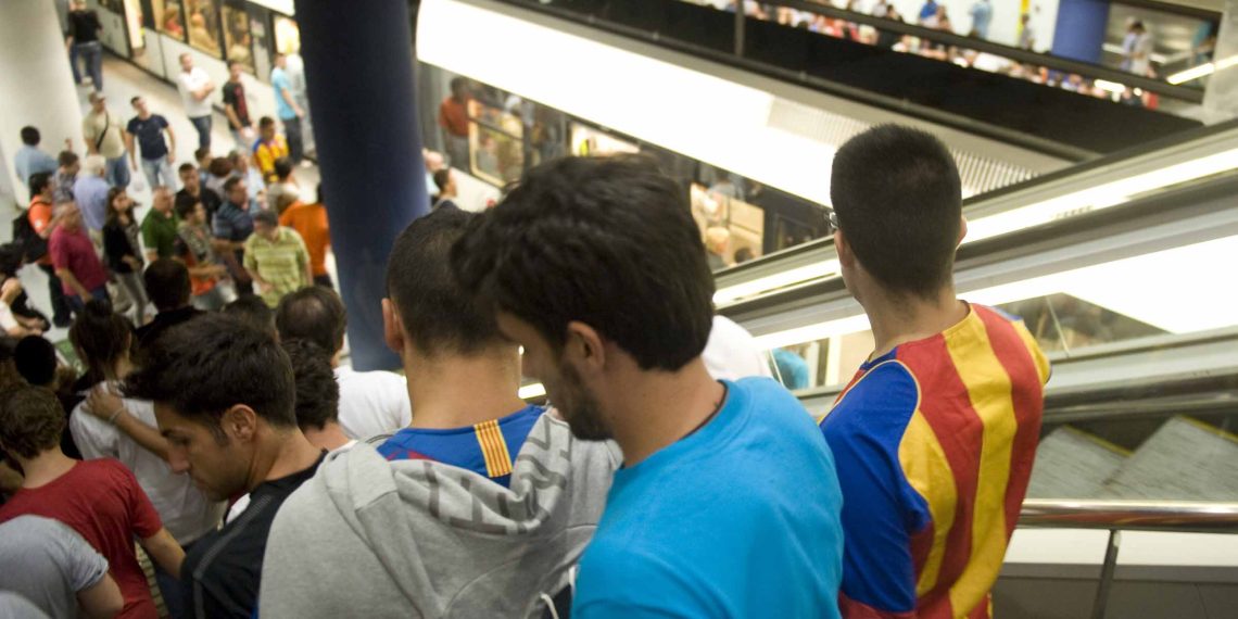 Metrovalencia facilita la movilidad para asistir este domingo en Mestalla al partido entre Valencia CF y Real Madrid