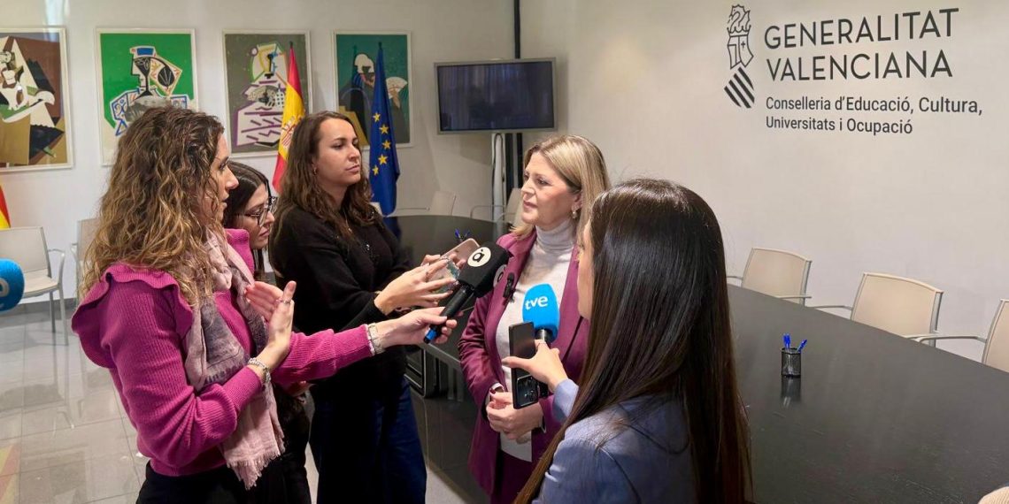 Educación negocia cambios para adaptar el calendario escolar a municipios