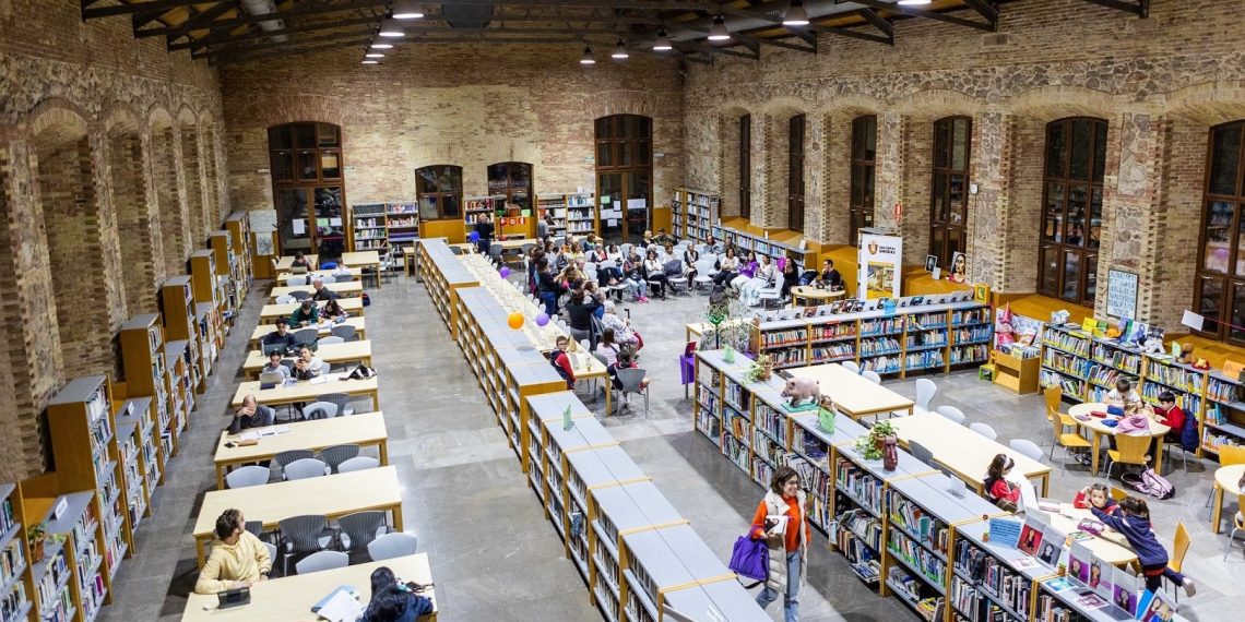 27 bibliotecas municipales de Valencia amplían su horario de apertura tras la última incorporación de personal