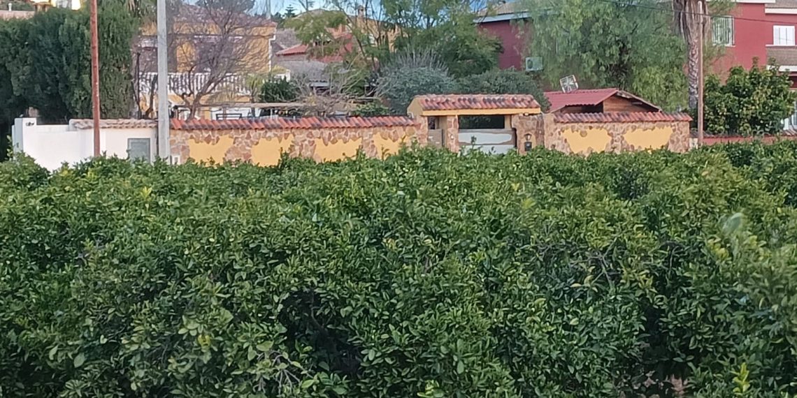 La Unió Llauradora denuncia la parálisis administrativa en la zona norte de La Pobla de Vallbona