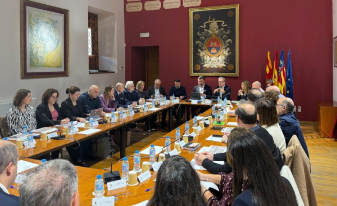El Consell crea en Elche una mesa técnica de empleo para proteger el trabajo en el sector del calzado