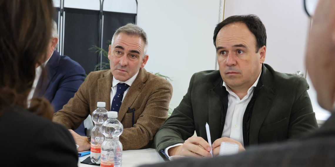 Pérez Llorca destaca el “frente común” con Andalucía y Murcia para “defender la huerta de Europa” de la competencia desleal