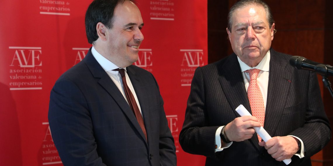 Pérez Llorca reafirma el apoyo de la Generalitat al tejido empresarial para generar empleo