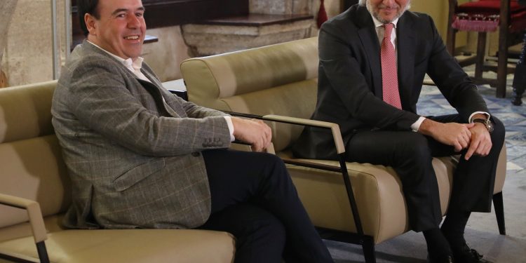 Pérez Llorca se reúne con el comité de la Fundación Conexus