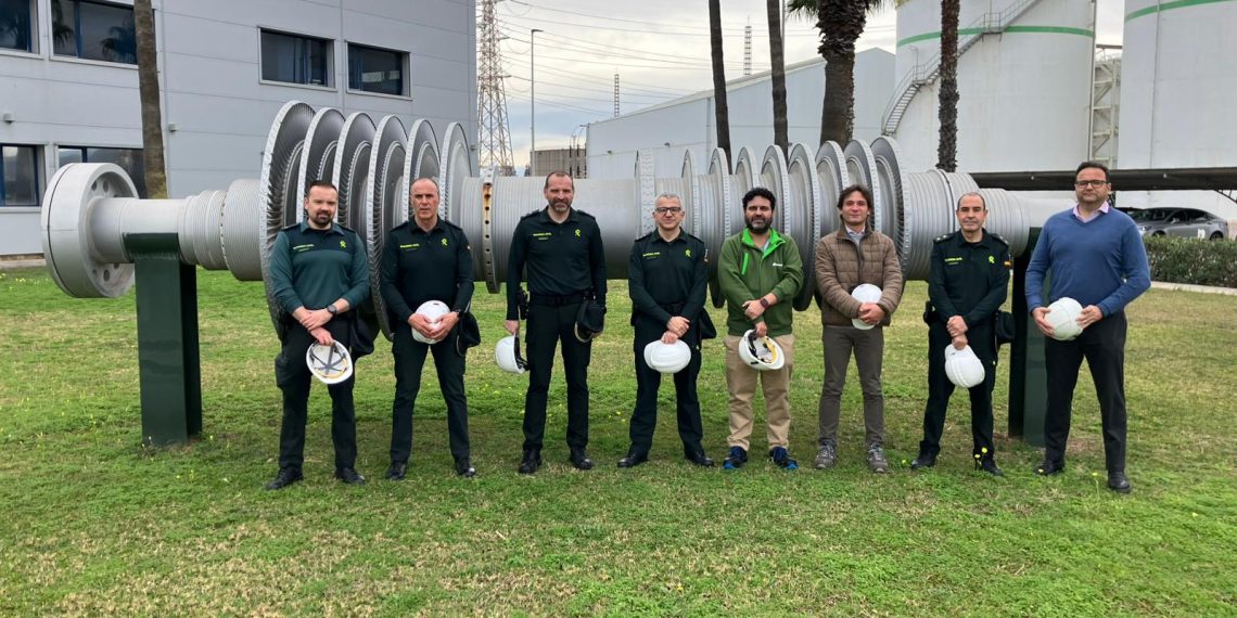 Iberdrola forma a la Guardia Civil de Castellón para actuar en situaciones de riesgo en instalaciones eléctricas