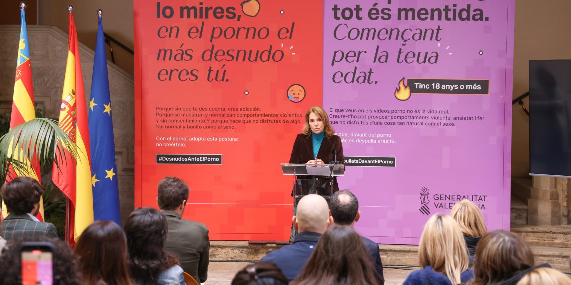 La Generalitat lanza la campaña ‘Desnudos ante el porno’ para prevenir su consumo en adolescentes