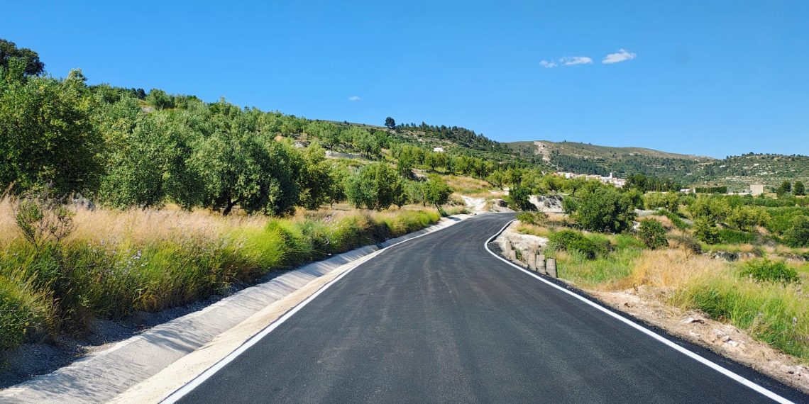La Diputación de Alicante licita una veintena de obras de mejora de carreteras de la provincia en un semestre por 6,6 millones de euros