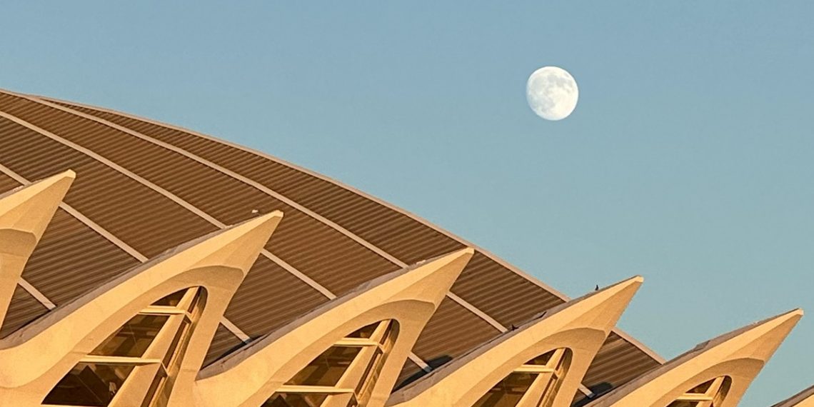 La Ciutat de les Arts inicia el ciclo ‘Astronomía’ con una conferencia sobre la Luna