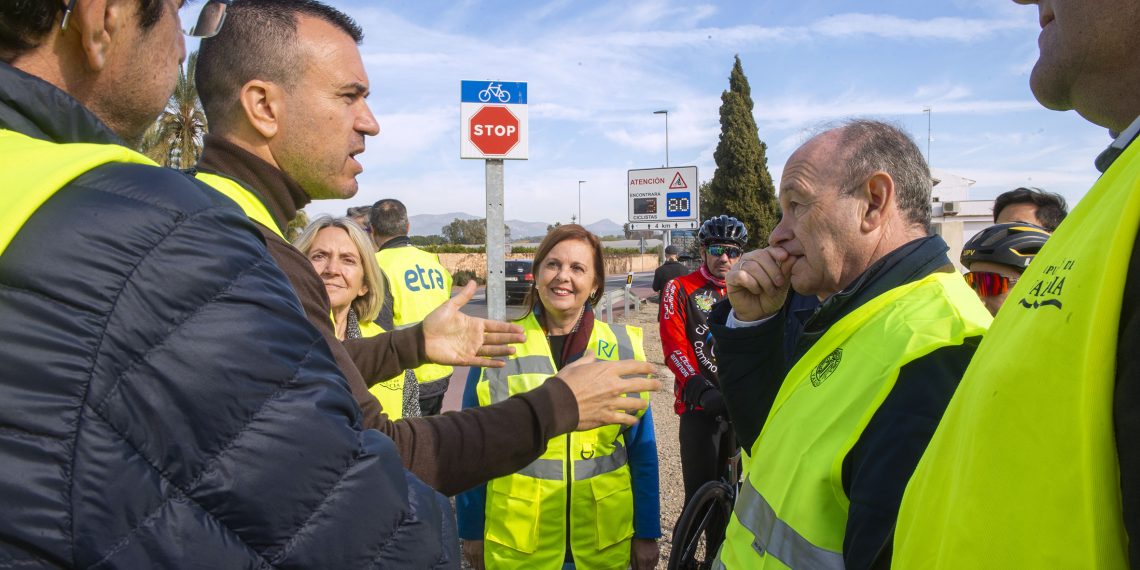 Vicent Mompó anuncia un plan para mejorar la seguridad de los ciclistas deportivos en las carreteras de la Diputación