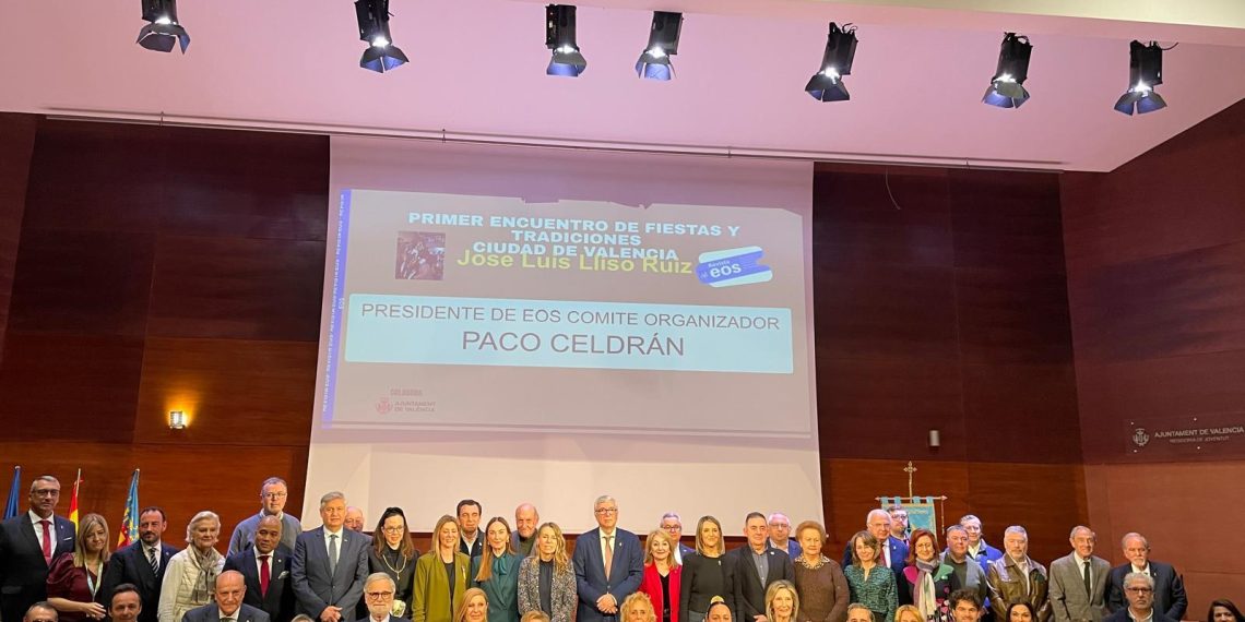 La Primera Jornada de Fiestas y Tradiciones reivindica el presente y futuro del calendario festivo valenciano