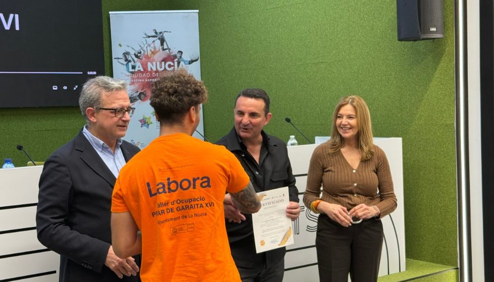 La Generalitat reafirma su compromiso con las políticas activas de empleo que generen oportunidades reales en la clausura del Taller de Empleo Pinar de Garaita XVI de La Nucia