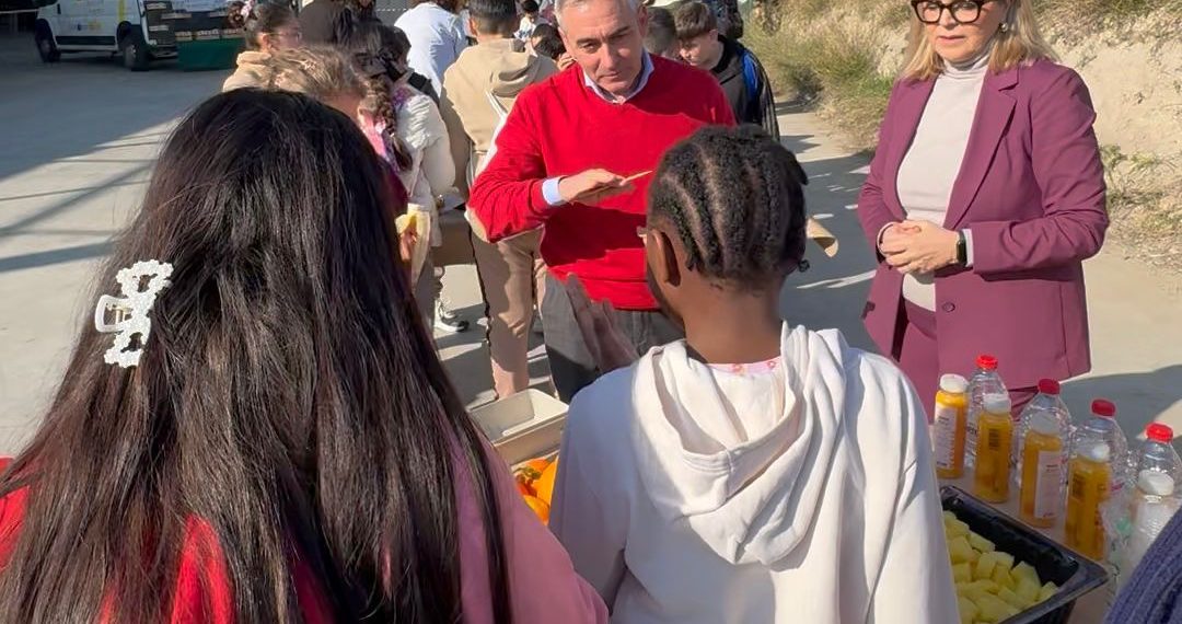 La Generalitat repartirá frutas, leche y hortalizas a 192.985 escolares de 904 centros educativos de la Comunitat Valenciana