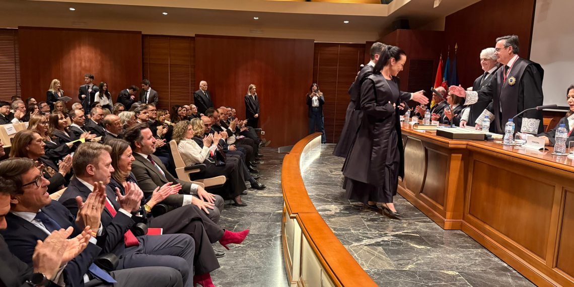 El Colegio de Abogados de Elche incorpora a 16 nuevos profesionales del Derecho