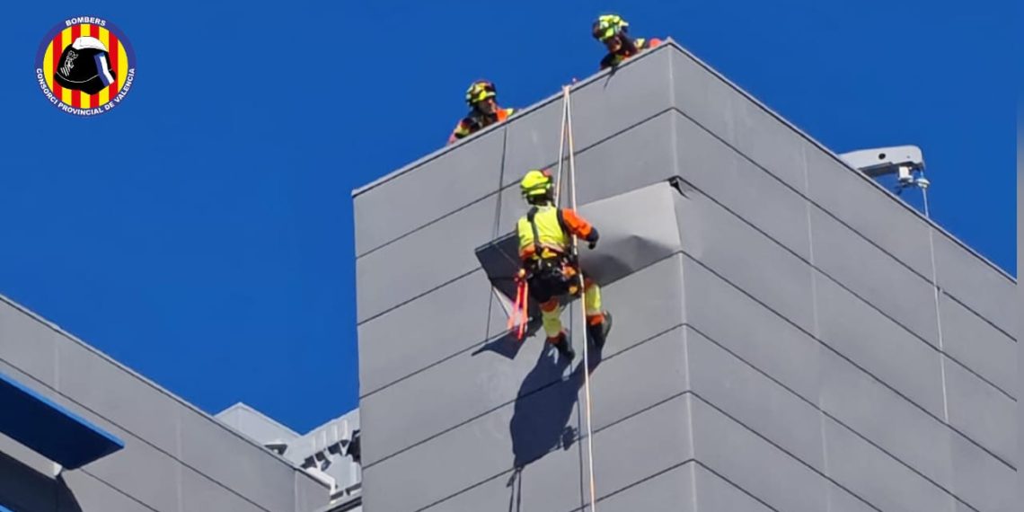 El Consorcio de Bomberos de Valencia refuerza el operativo ante la alerta roja por vientos en la Comunitat Valenciana
