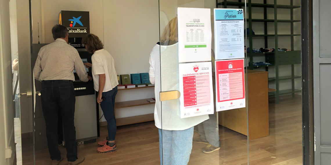 La Generalitat abre una consulta pública para reforzar los cajeros en municipios en riesgo de despoblamiento