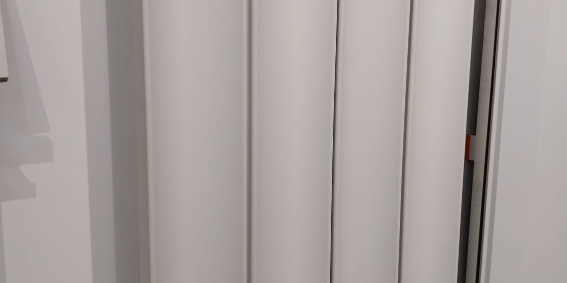 La nueva fachada ventilada del edificio de Campanar se reviste con cerámica extrusionada de Faveker-Gres Aragón