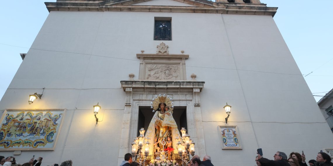 Benigànim recibe a la Virgen de los Desamparados en la clausura del IV Centenario de la Beata Inés