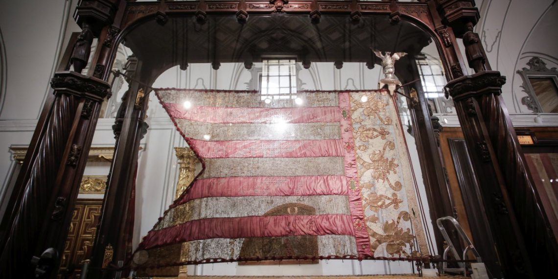 Valencia licita la elaboración de la nueva réplica de la Senyera