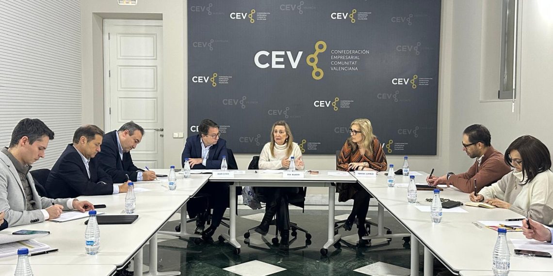 Valencia avanza en la reurbanización integral de la Plaza del Ayuntamiento