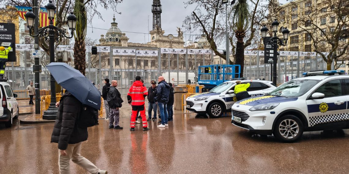 La mascletà de hoy queda suspendida por no poder comenzar el montaje por las lluvias