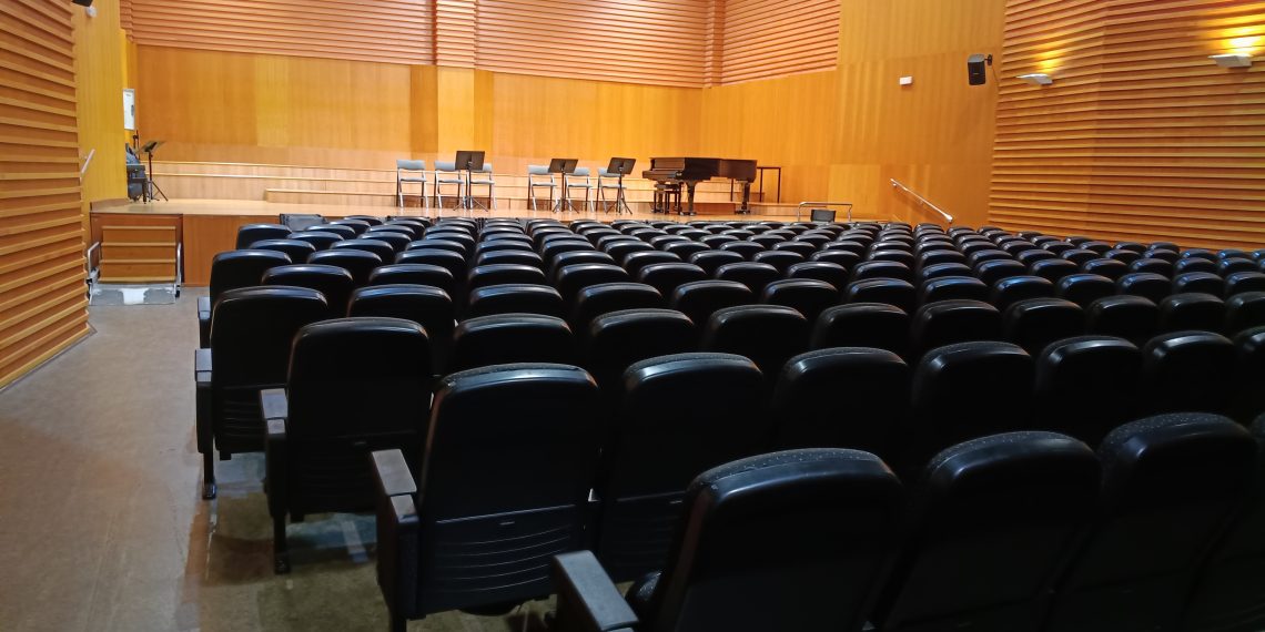 Estudiantes y profesorado del Conservatorio Municipal José Iturbi se suman a la celebración del 8M, Día Internacional de las Mujeres