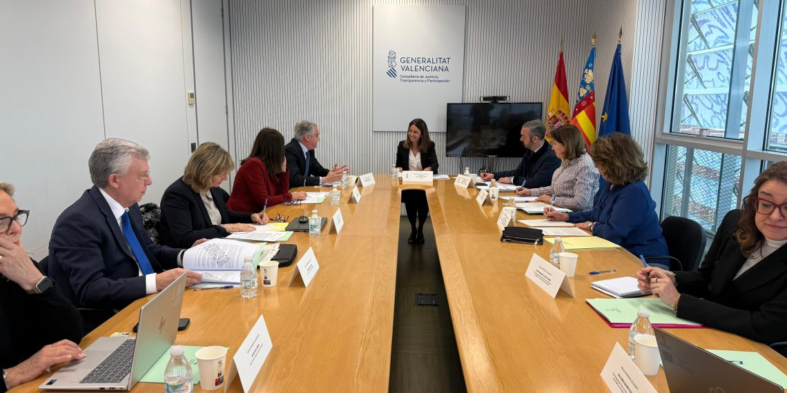 La Consellería de Justicia y Fiscalía refuerzan la cooperación para impulsar la digitalización