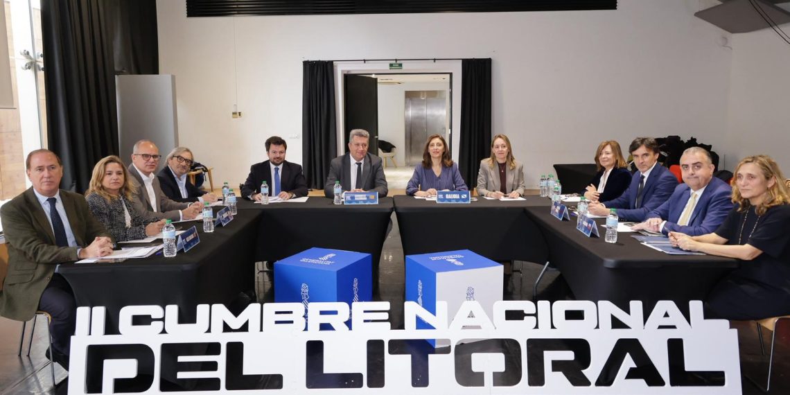 La Comunitat Valenciana acoge la cumbre de autonomías litorales para proponer una nueva Ley de Costas nacional que supere la política de deslindes