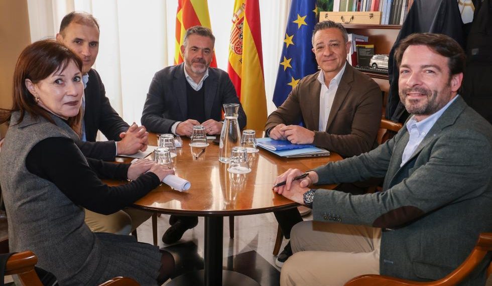 La Generalitat y San Antonio de Benagéber analizan la ampliación de infraestructuras deportivas ante el crecimiento del municipio