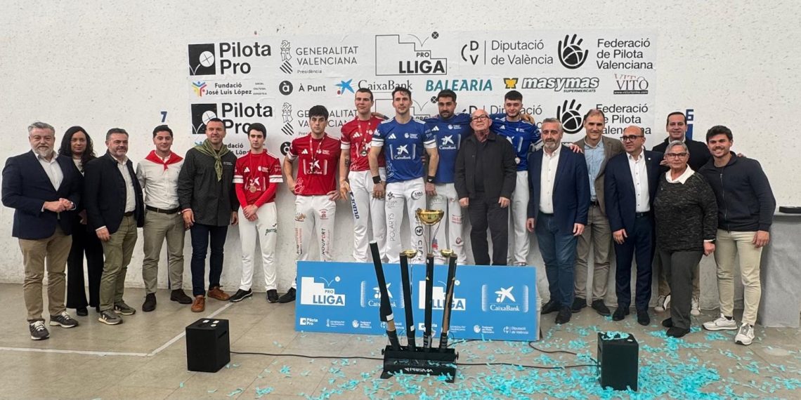 José Díez asiste a la final del Campeonato Individual d’Escala i Corda en el trinquet de Pelayo