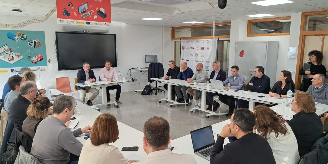 Educación refuerza el nuevo sistema de FP en la Comunitat Valenciana junto a los centros integrados