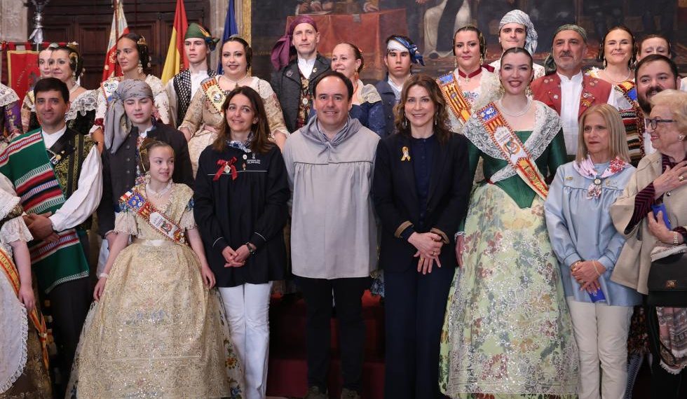 Pérez Llorca destaca el papel de los valencianos en el exterior en la promoción de la cultura valenciana