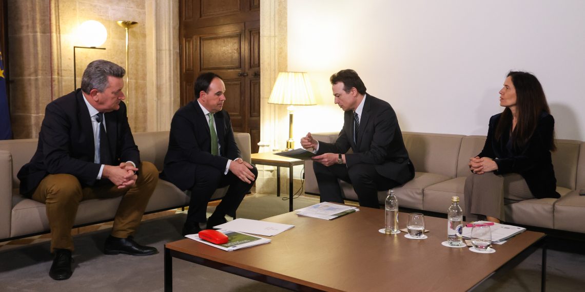 La Generalitat analiza el plan de la Red Troncal de Hidrógeno