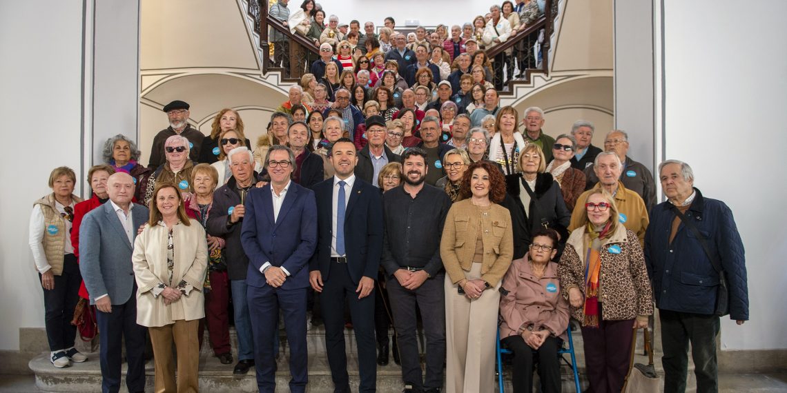 La Diputación de Valencia abre sus puertas con visitas guiadas para mayores y asociaciones