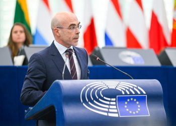 Los patriotas de Europa fuerzan el giro migratorio en Bruselas