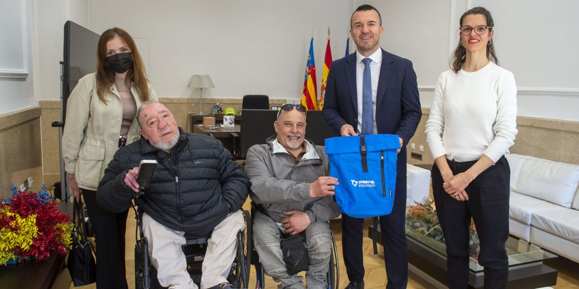 La Diputación de Valencia estudia colaborar con la asociación de discapacitados CODIFIVA