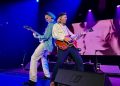 Kakkmaddafakka llena de energía indie-pop el Roig Arena con un concierto vibrante