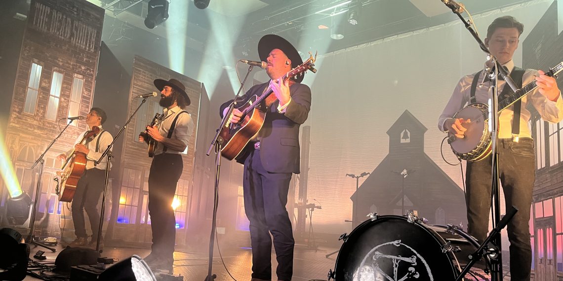 El folk y bluegrass contemporáneo de The Dead South conquista la sala Auditorio Roig Arena