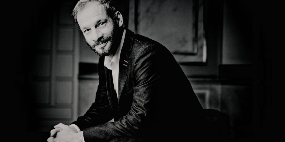 La Orquestra de la Comunitat Valenciana y Pablo Ferrández interpretan el ‘Concierto para chelo’ de Elgar bajo la dirección de Dima Slobodeniouk